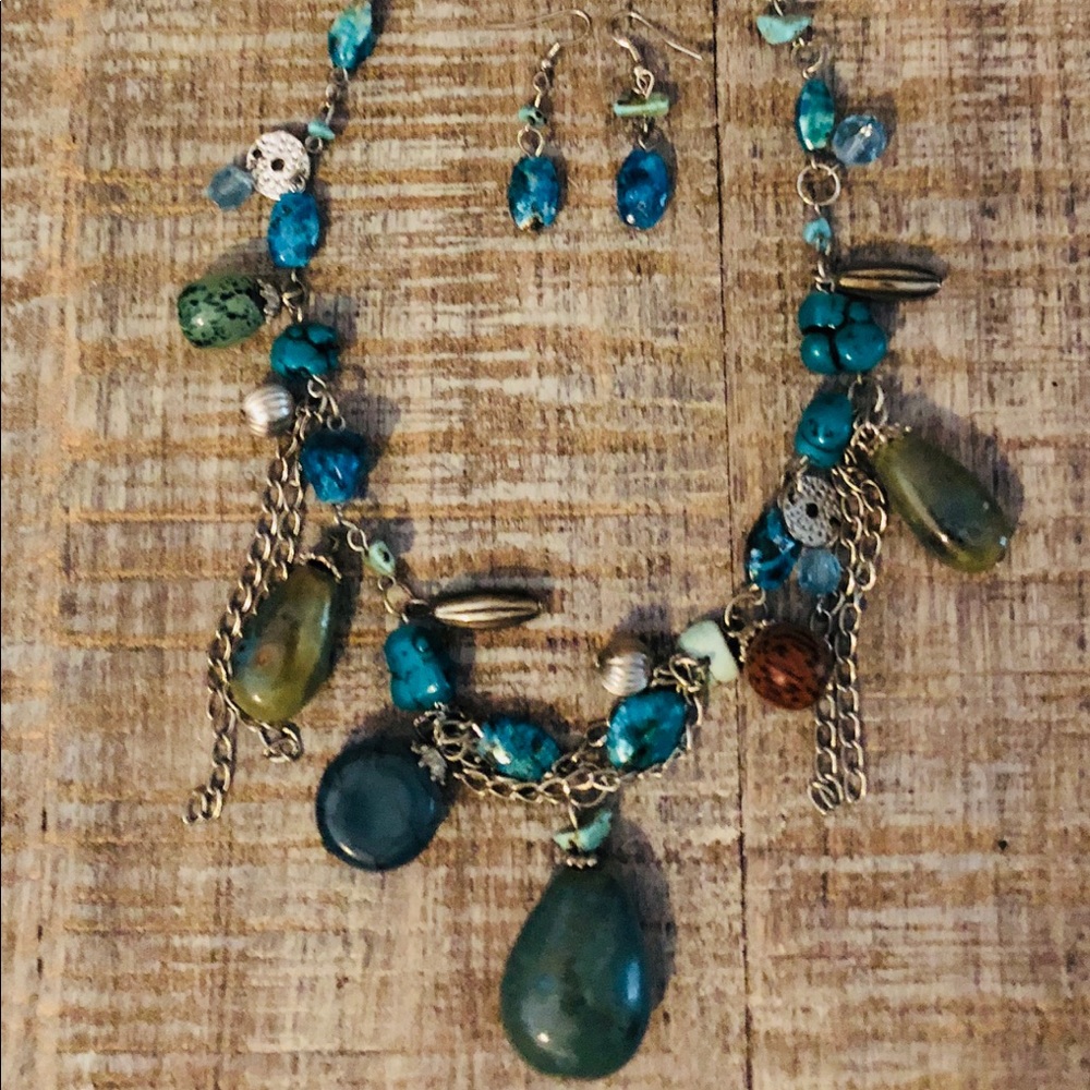 Necklace and earrings set NWOT